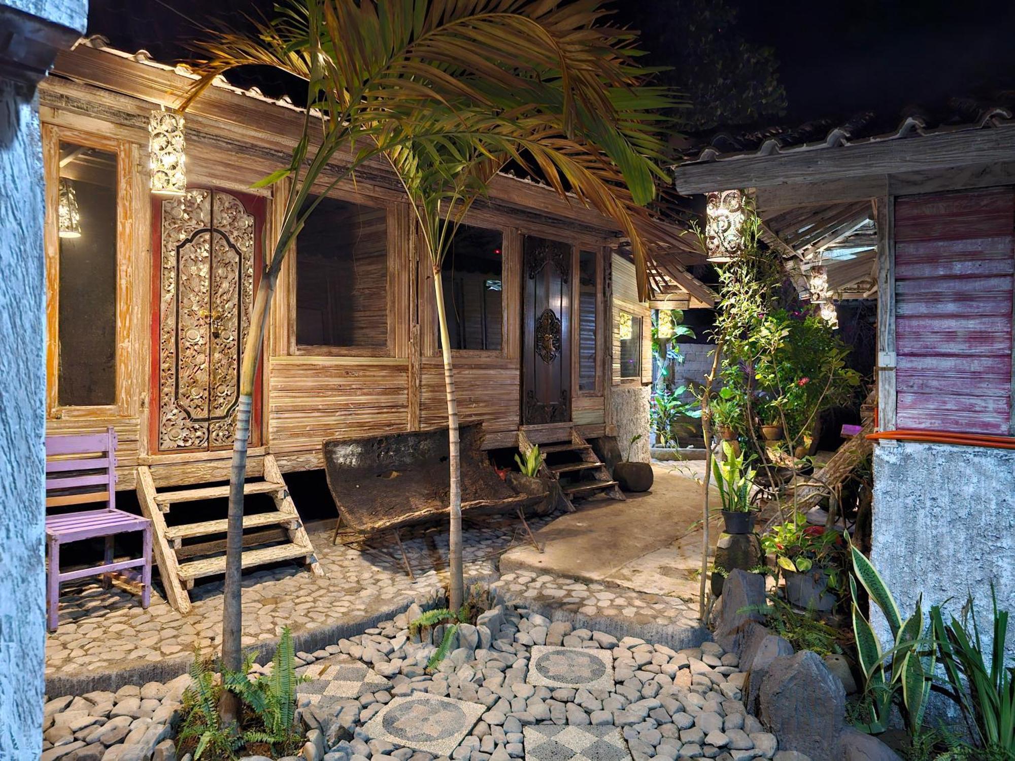 Funky Place Lovina Dış mekan fotoğraf